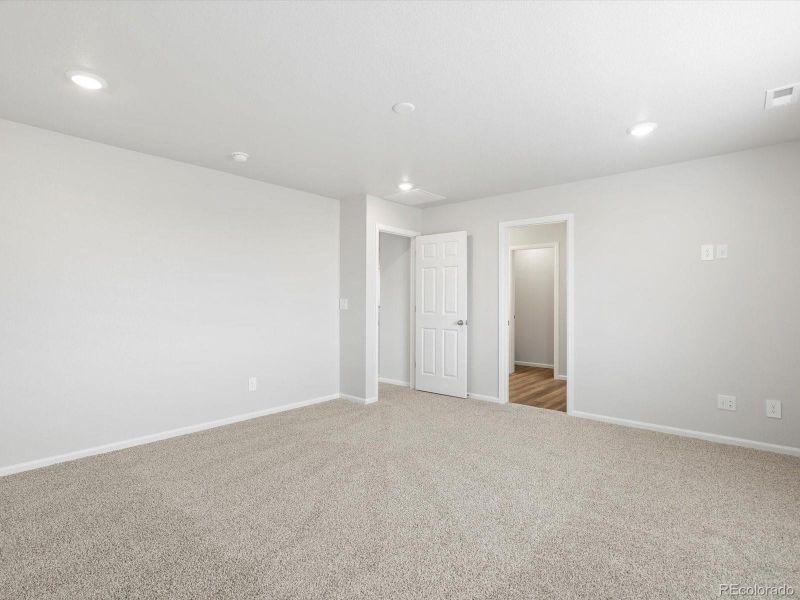 Spacious, unfurnished interior of a new home in Buffalo Highlands: The Canyon Collection, Commerce City (Image 22). Spacious, unfurnished interior of a new home in Buffalo Highlands: The Canyon Collection, Commerce City (Image 22).