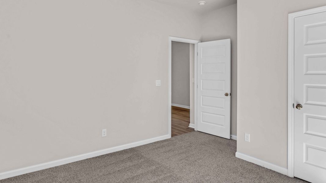 Representative unfurnished interior of a home built from the Plan by D.R. Horton in Hedge Rose, Somerville (Image 25).