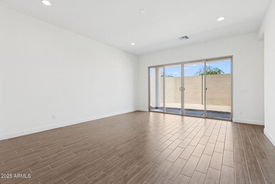 Homesite82-003 Homesite82-003