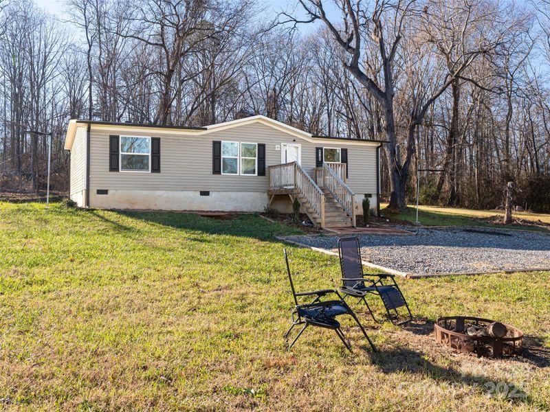 Exterior details and patio area of a home in , Morganton (Image 19).