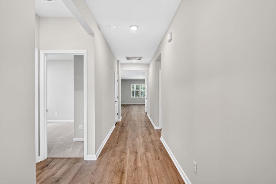 Spacious, unfurnished interior of a new home in Bradford Pointe, Summerville (Image 19).