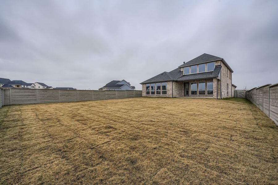 9016 Chestnut - Rear Exterior