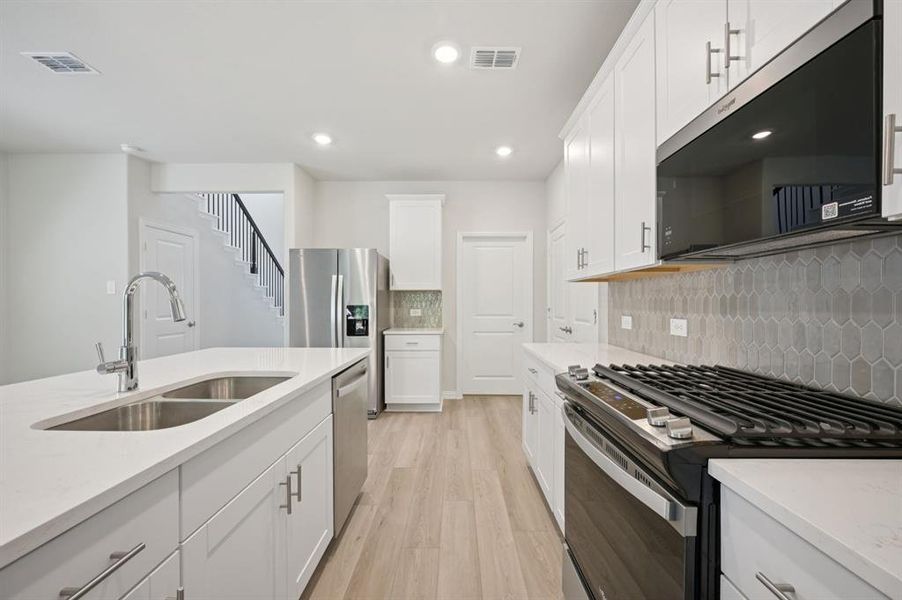 Photo is not of the actual home, but is an inspirational photo of builder’s model home and may depict options, furnishings, and/or decorator features that are not included. Photo is not of the actual home, but is an inspirational photo of builder’s model home and may depict options, furnishings, and/or decorator features that are not included.