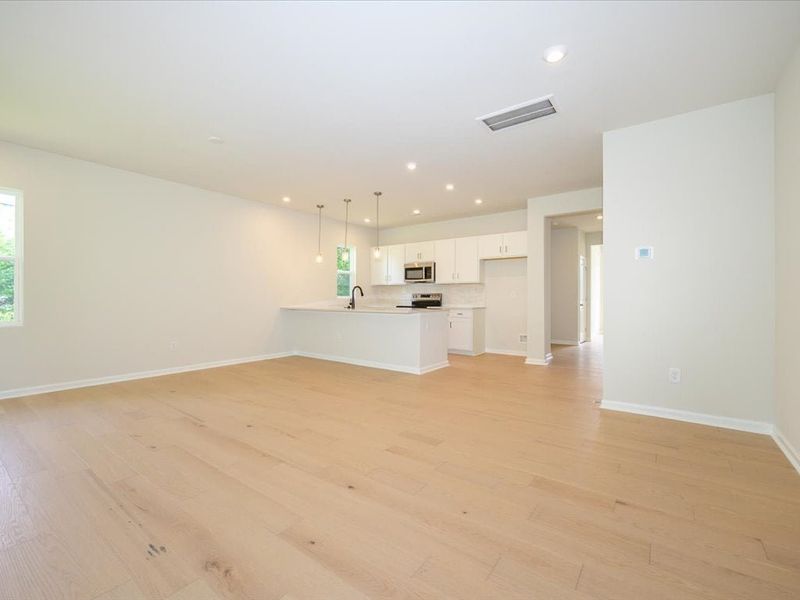 Spacious, unfurnished interior of a new home in Fifteen 15 Cannon, Charlotte (Image 11).