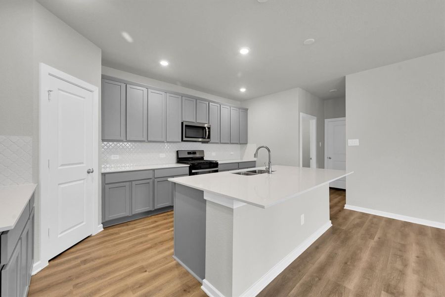 Furnished interior view inside a new home in La Segarra 40', Brookshire (Image 8).