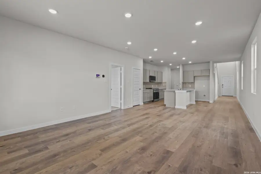Spacious, unfurnished interior of a new home in Applewhite Meadows, San Antonio (Image 25).