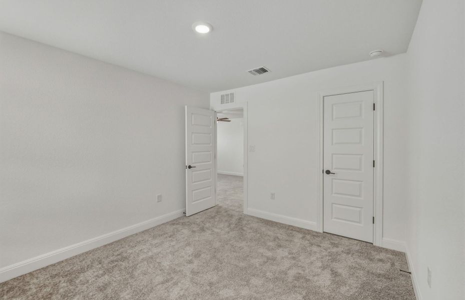 Spacious, unfurnished interior of a new home in Lagos, Manor (Image 36).