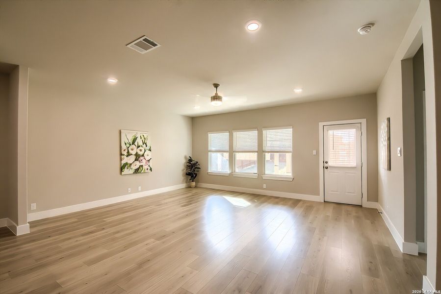 Spacious, unfurnished interior of a new home in Brookstone Creek, San Antonio (Image 21).