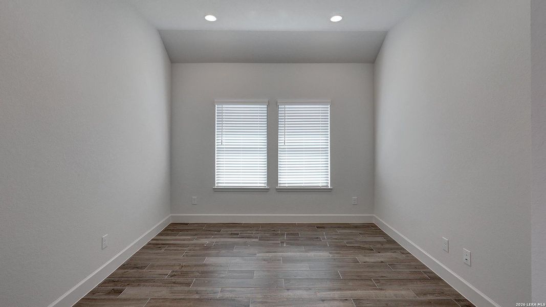 Spacious, unfurnished interior of a new home in Esperanza, Boerne (Image 23).