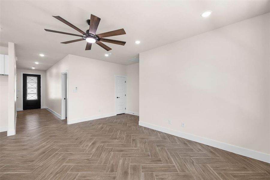 Spacious, unfurnished interior of a new home in , Granbury (Image 20). Spacious, unfurnished interior of a new home in , Granbury (Image 20).