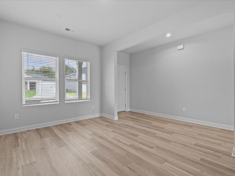 Spacious, unfurnished interior of a new home in Chatham Forest, Duncan (Image 10). Spacious, unfurnished interior of a new home in Chatham Forest, Duncan (Image 10).