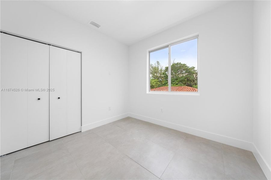 Spacious, unfurnished interior of a new home in , Miami (Image 47).