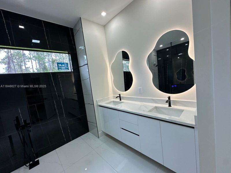 Furnished interior view inside a new home in , Lehigh Acres (Image 5).