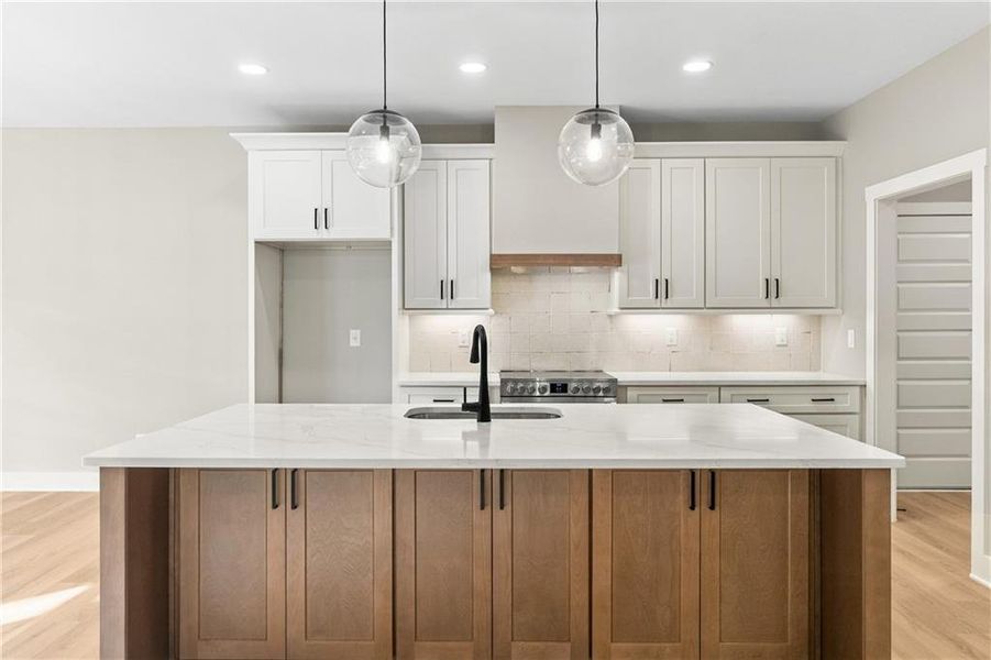 Furnished interior view inside a new home in , Jasper (Image 6).