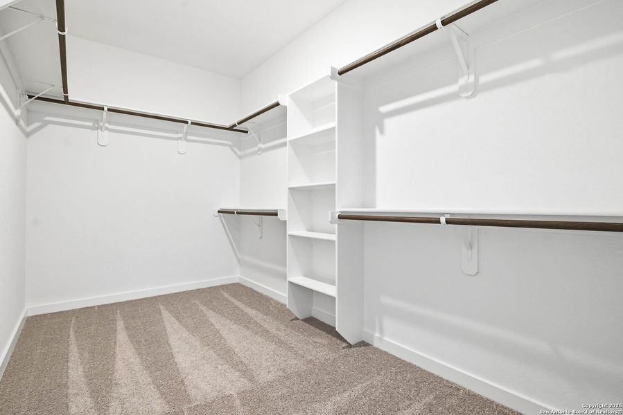 Spacious, unfurnished interior of a new home in Vista Ridge, Live Oak (Image 9).