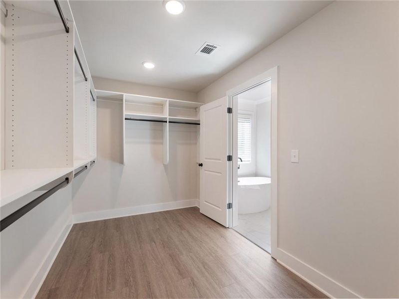 Image 71 of a home in .