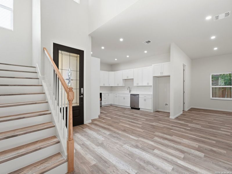 Spacious, unfurnished interior of a new home in , San Antonio (Image 26).