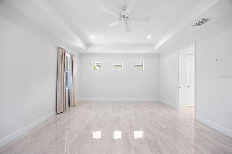 Image 34 of a home in .