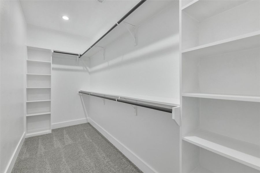 Spacious, unfurnished interior of a new home in , Willis (Image 34).