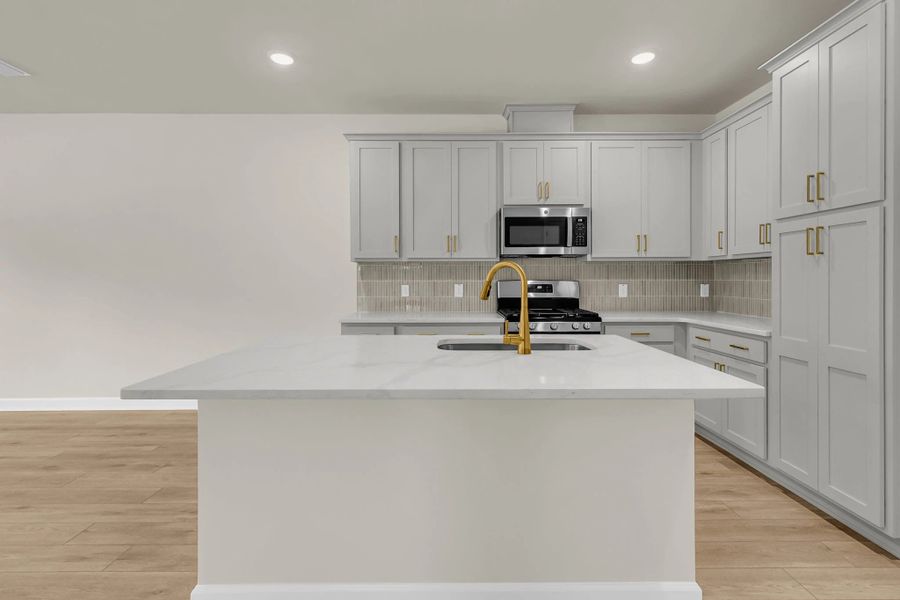 Similar Palmetto floorplan with Serene Collection. Features and finishes vary.