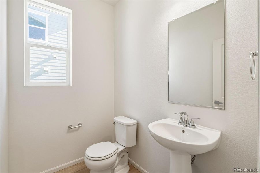 Furnished interior view inside a new home in Turnberry, Commerce City (Image 15).