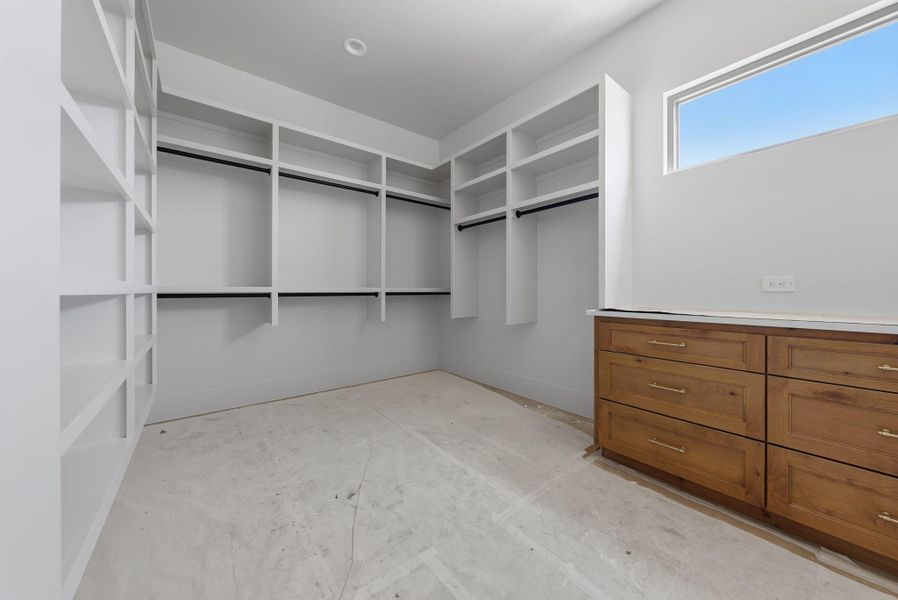 Spacious, unfurnished interior of a new home in , Dripping Springs (Image 3).