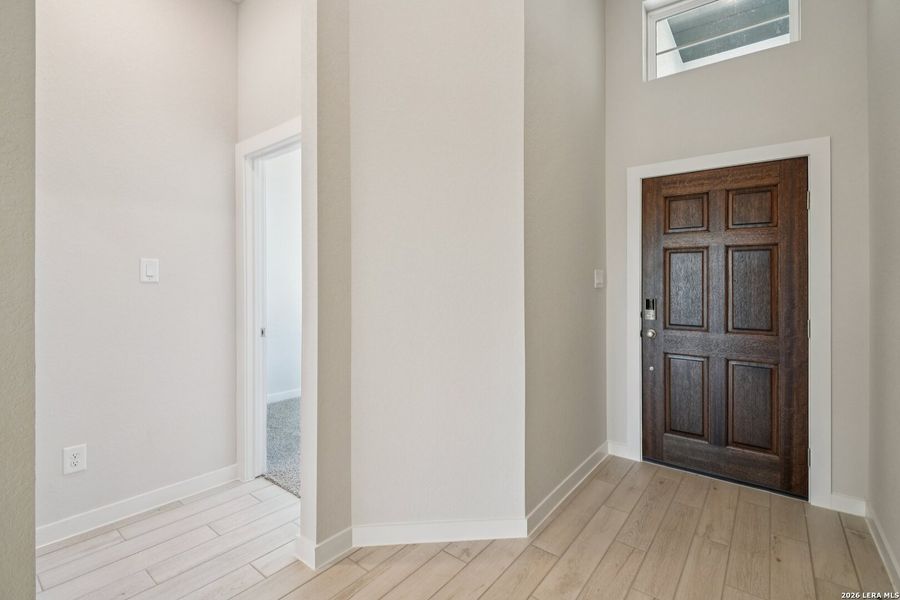 Spacious, unfurnished interior of a new home in Meyer Ranch 45's, New Braunfels (Image 10). Spacious, unfurnished interior of a new home in Meyer Ranch 45's, New Braunfels (Image 10).
