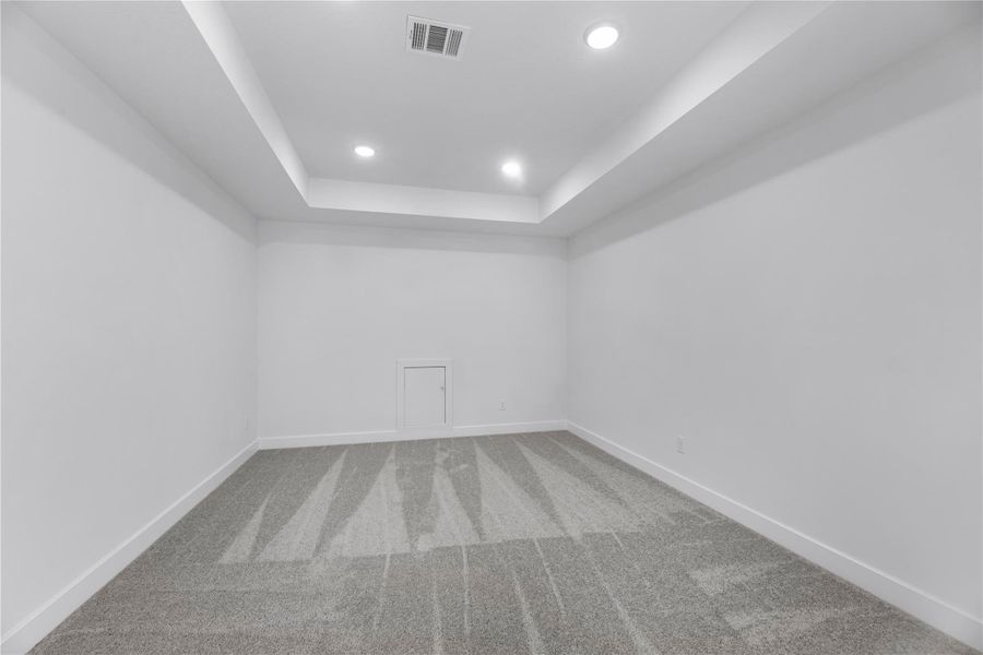 Representative image. Features, selections and colors may vary.