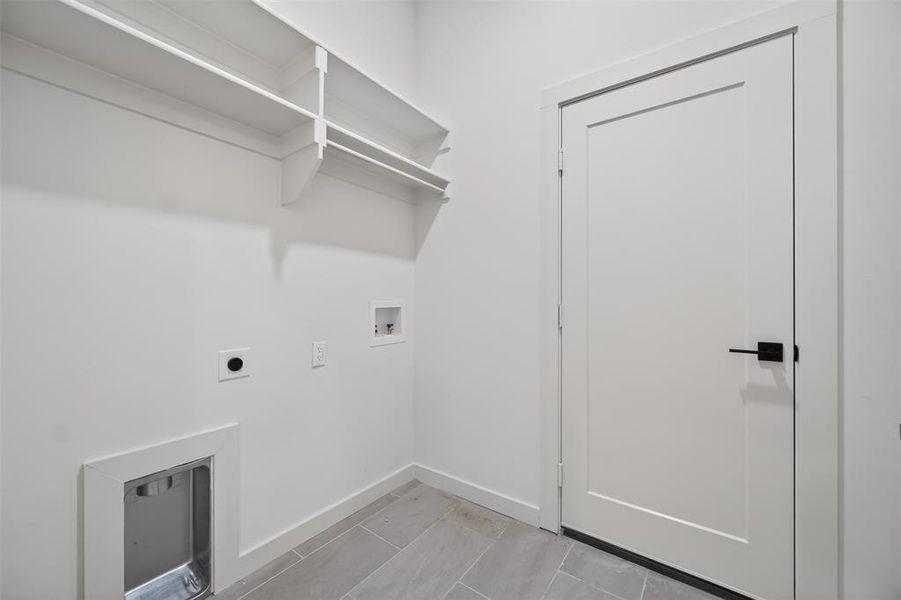 Spacious, unfurnished interior of a new home in , Dallas (Image 23).