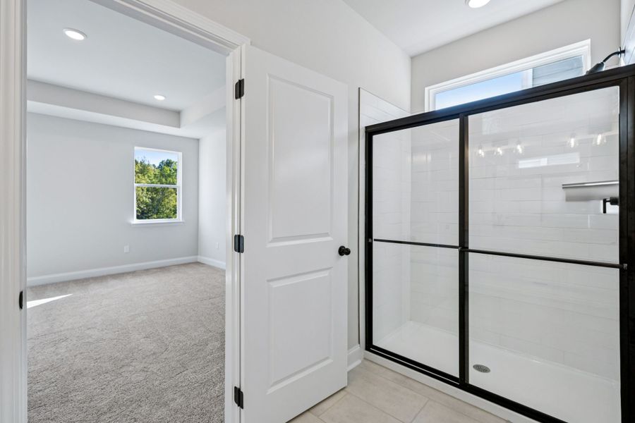Representative unfurnished interior of a home built from the Washington by Ashton Woods in Ascent at Arbor Ridge, La Vergne (Image 16).