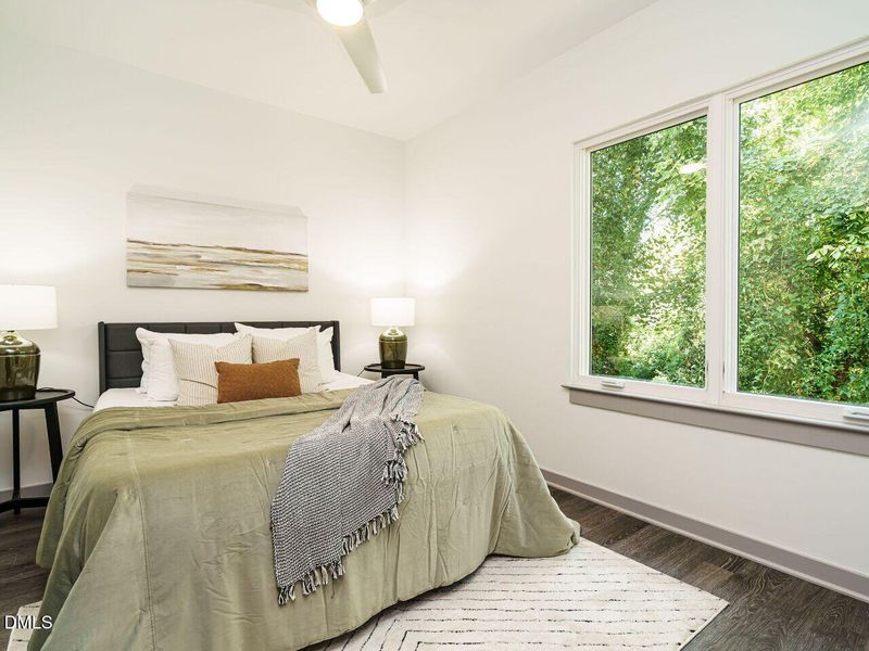 009-1280x960-bedroom