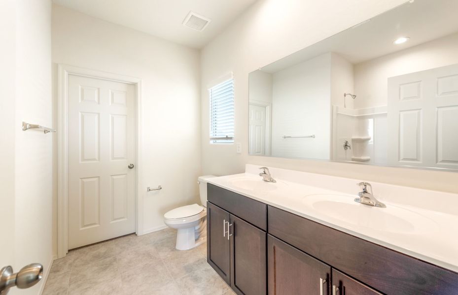 Furnished interior view inside a new home in Copper Falls, Buckeye (Image 6).