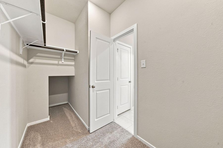 Spacious, unfurnished interior of a new home in Windcress, Cove (Image 27).
