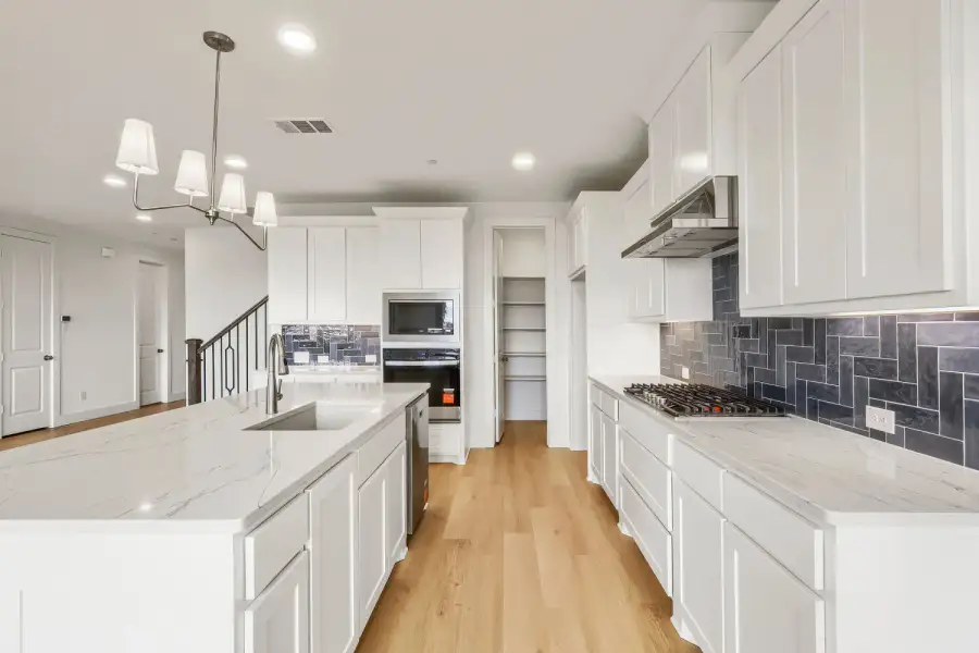 3156 Sir River - Kitchen