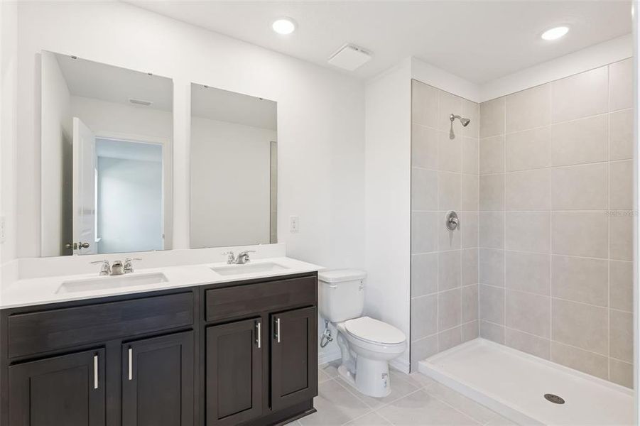 Furnished interior view inside a new home in Connors Cove, Eustis (Image 7).