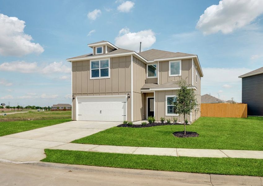 The Driftwood has a wonderful driveaway leading to the home. The Driftwood has a wonderful driveaway leading to the home.