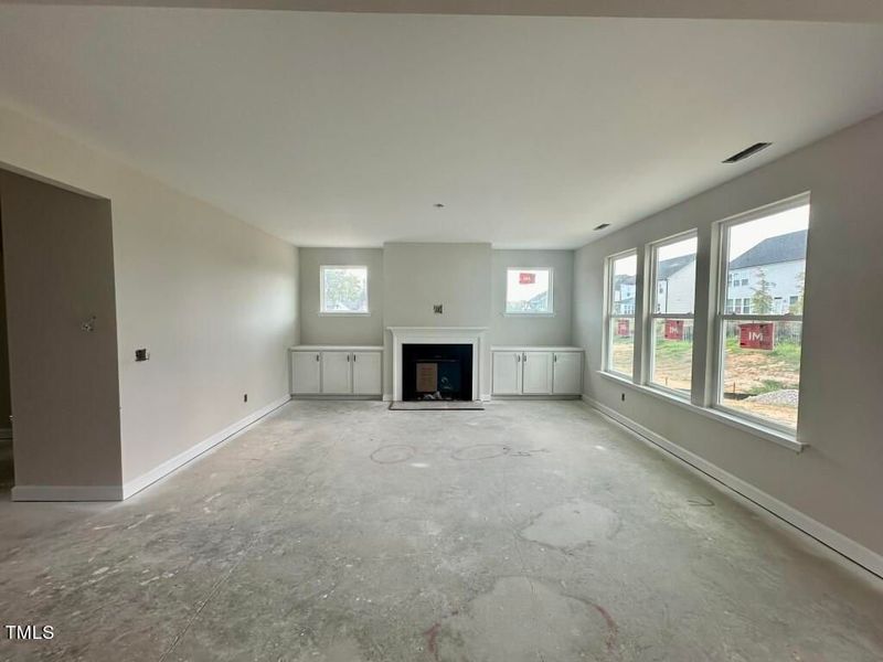 Spacious, unfurnished interior of a new home in Glenmere, Knightdale (Image 49). Spacious, unfurnished interior of a new home in Glenmere, Knightdale (Image 49).