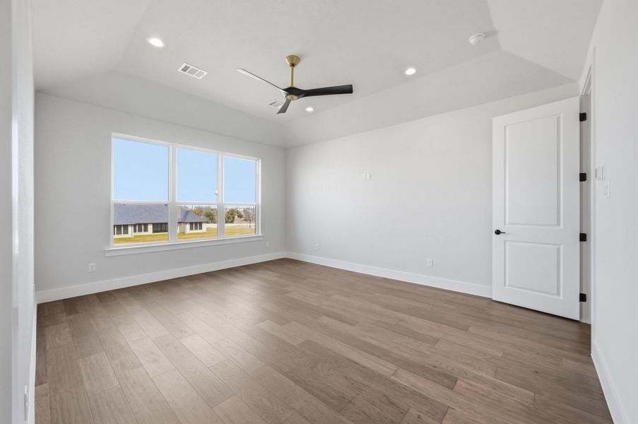 Spacious, unfurnished interior of a new home in Aledo Heights - Aledo ISD, Annetta (Image 42).