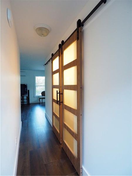 Spacious, unfurnished interior of a new home in , Brookhaven (Image 26).