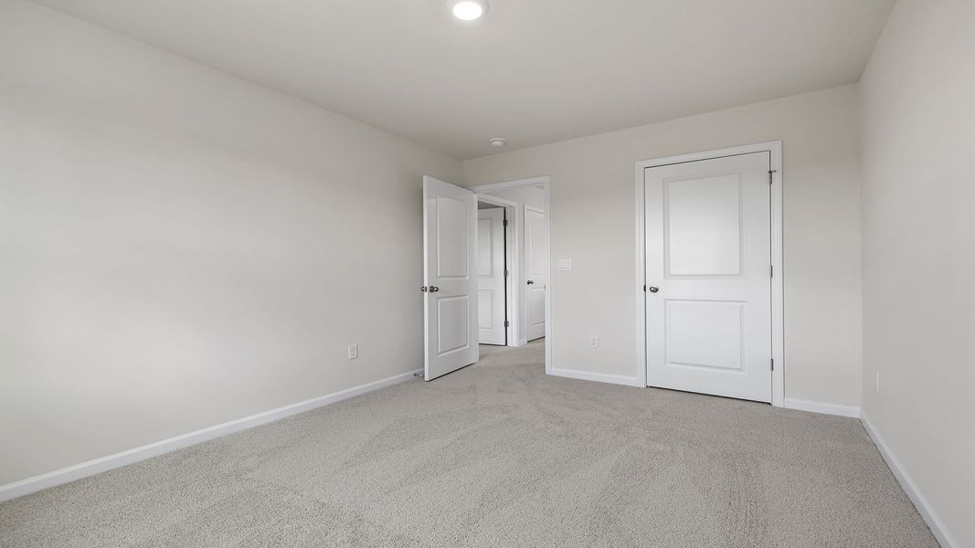 Spacious, unfurnished interior of a new home in Cedar Gap, Fountain Inn (Image 21).