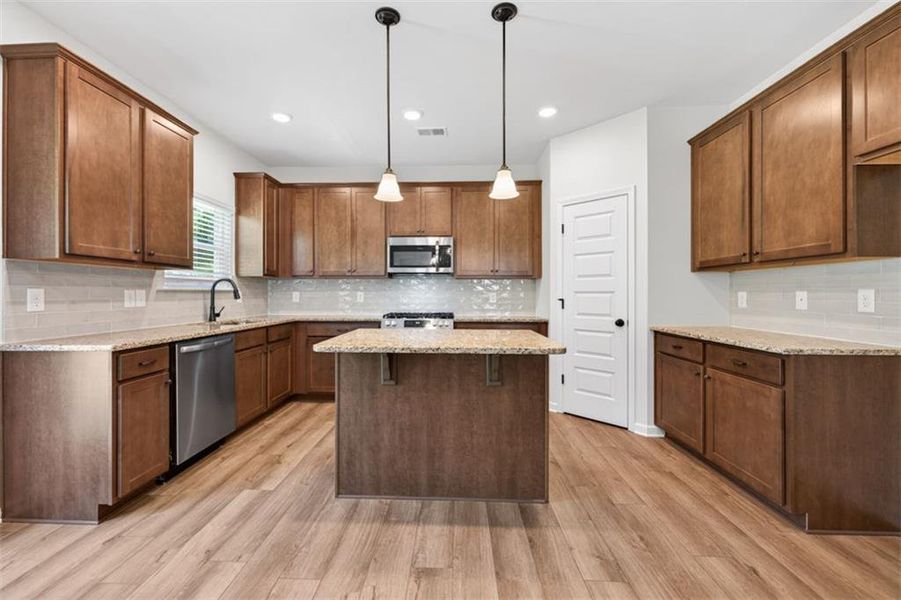 Furnished interior view inside a new home in Oakmont, Dallas (Image 10).