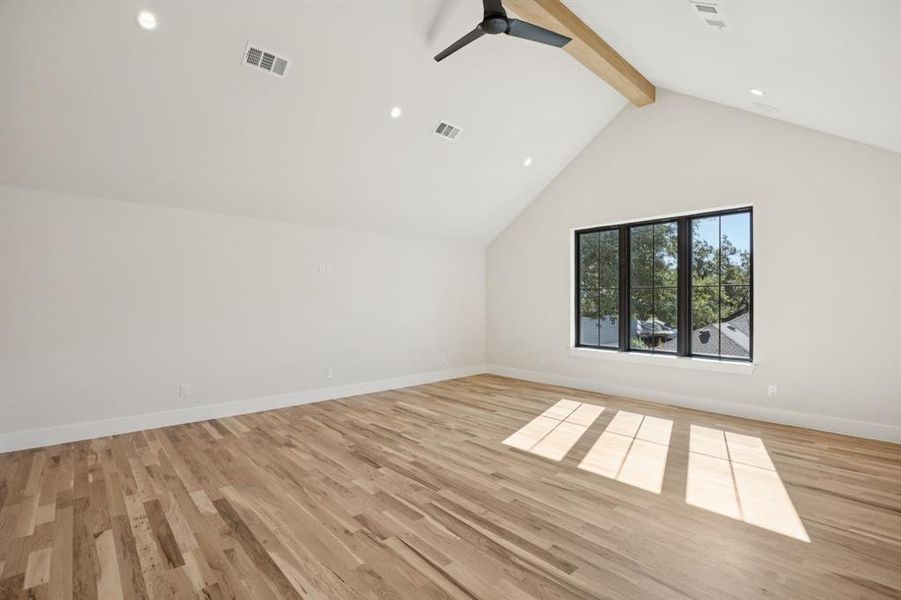 Spacious, unfurnished interior of a new home in , Dallas (Image 24).