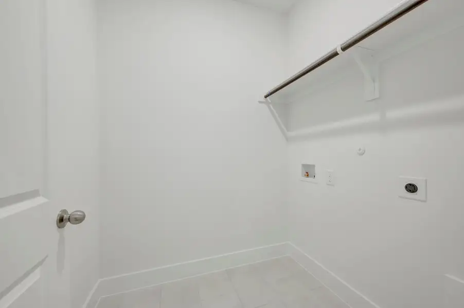 Spacious, unfurnished interior of a new home in The Meadows, Denton (Image 25).