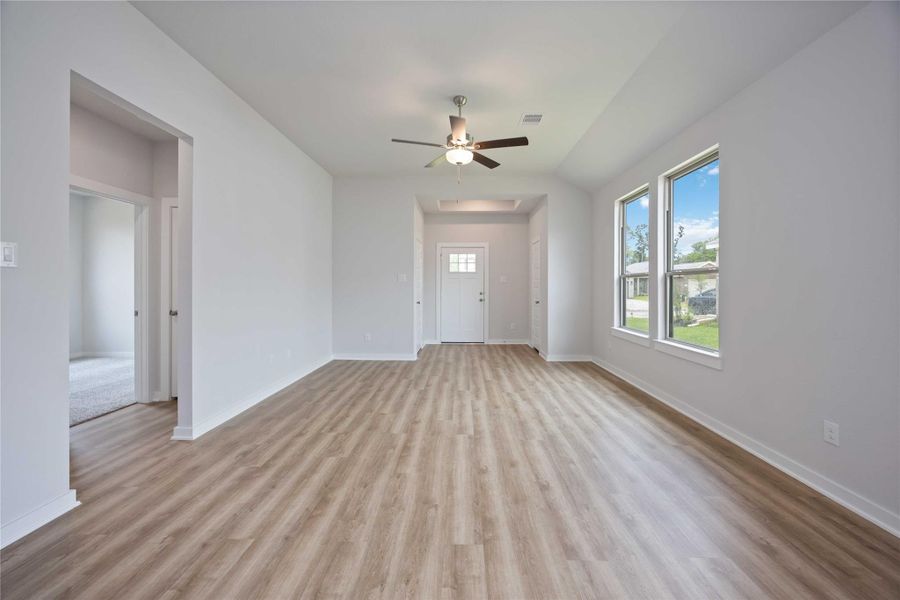 Image 19 of a home in Meadow Park.