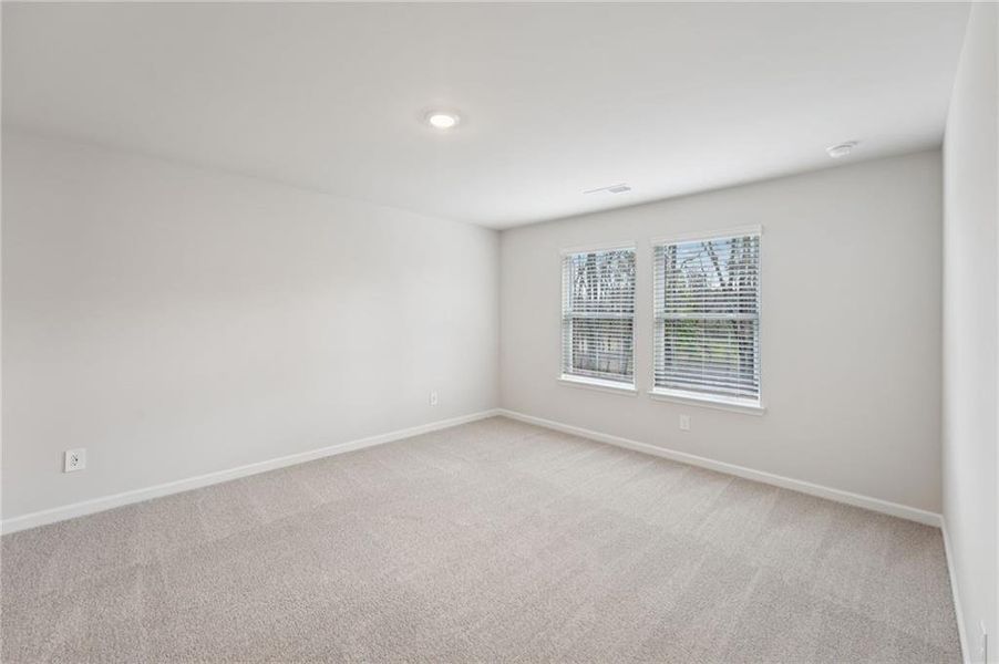 Spacious, unfurnished interior of a new home in Westmont Preserve, Powder Springs (Image 52).