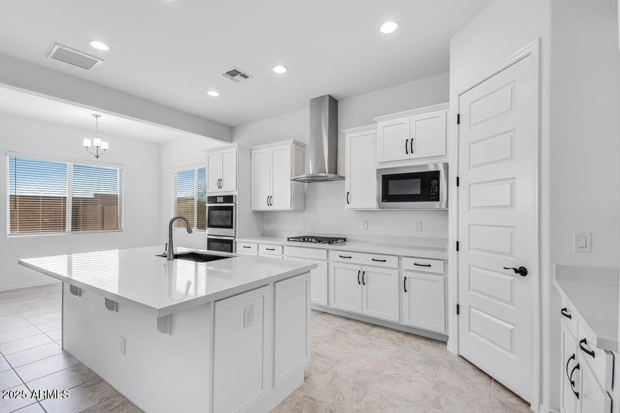 hj-az-phoenix-allen-ranches-expedition-a