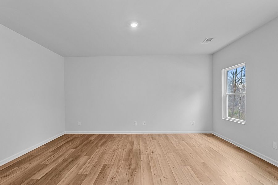 Spacious, unfurnished interior of a new home in Bell West, Kernersville (Image 14).