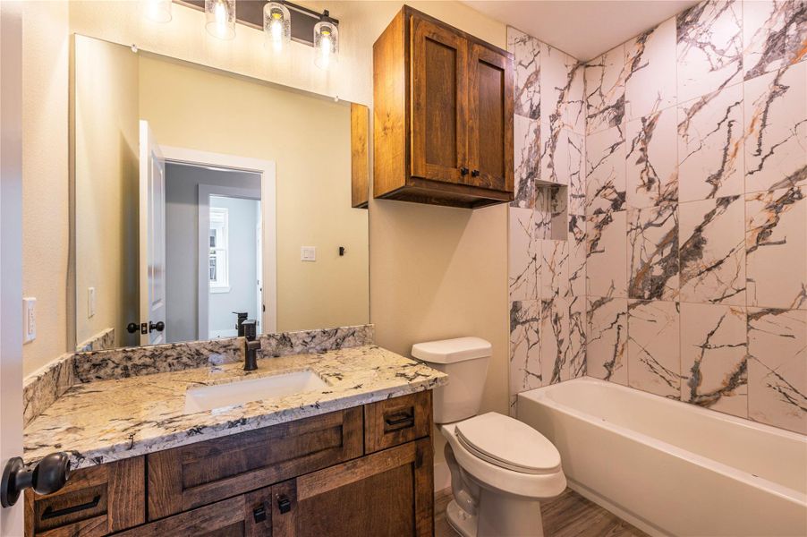 Furnished interior view inside a new home in , Texas City (Image 8).