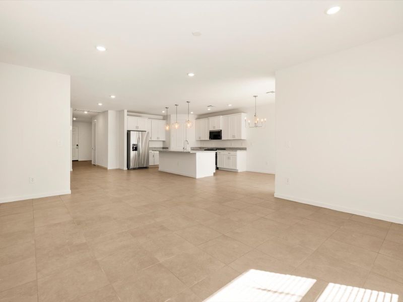 Spacious, unfurnished interior of a new home in Bella Vista Farms Reserve Series, San Tan Valley (Image 8).