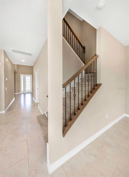 Spacious, unfurnished interior of a new home in , Zephyrhills (Image 21).